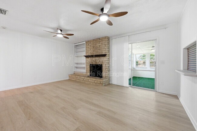 Building Photo - 2860 Cedarcrest Dr