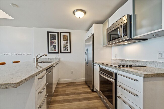 Building Photo - 185 SW 7th St