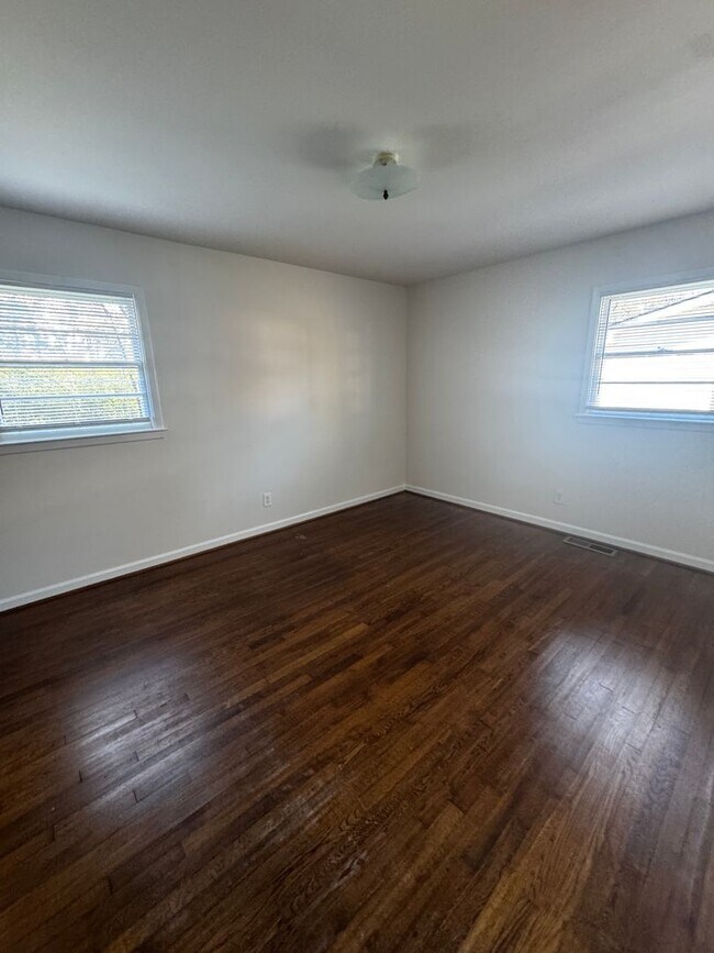 Building Photo - 3 Bedroom House in Worthdale Neighborhood of Raleigh