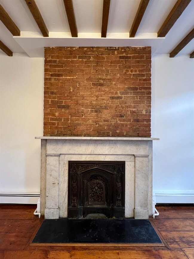 Building Photo - 283 Barrow St