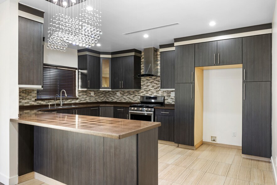 Building Photo - 1016 Linden Ave