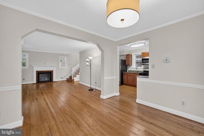 Building Photo - 406 Gilmoure Dr