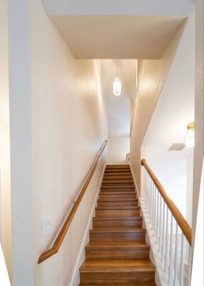 Building Photo - 16911 Lancaster Gap