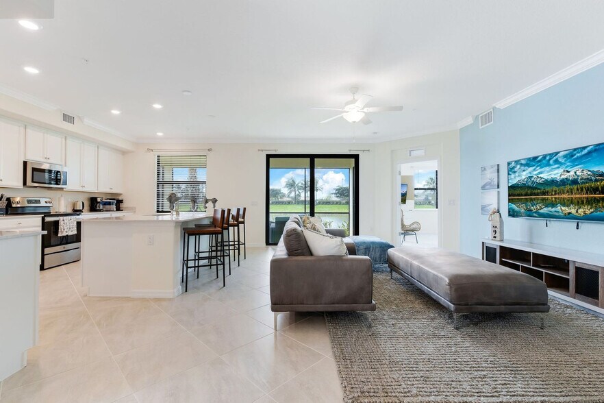 Building Photo - 12043 Hawthorn Lake Dr