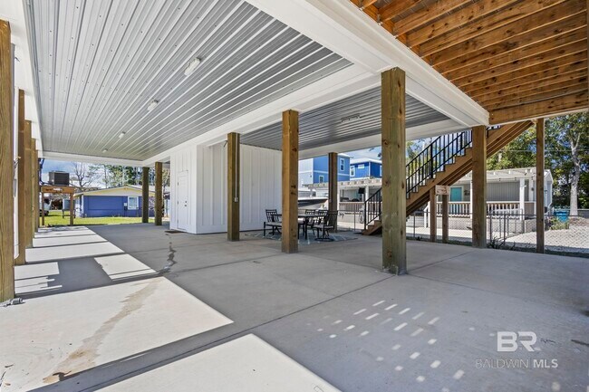 Building Photo - 5665 Armadillo Ave