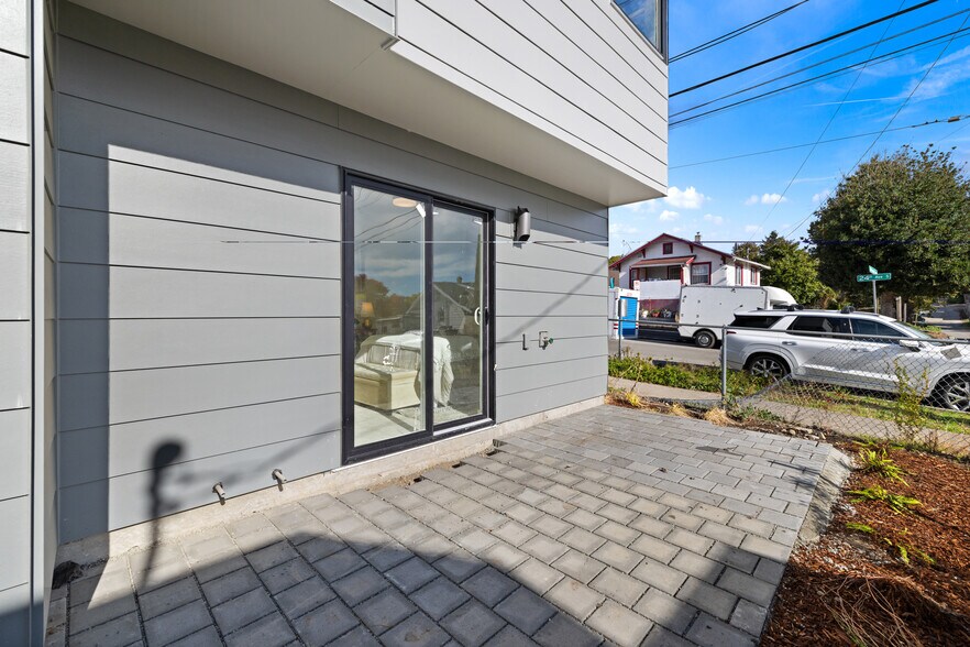 Building Photo - 2311 S Judkins St