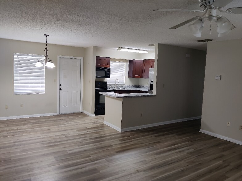 Building Photo - 5461 Placid Lakes Blvd