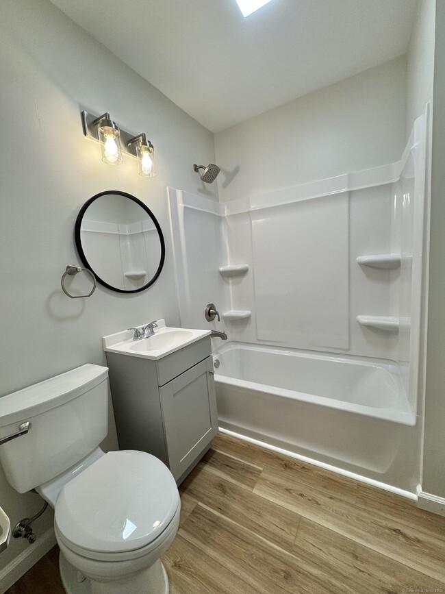 Building Photo - 31 Nesbit Ave