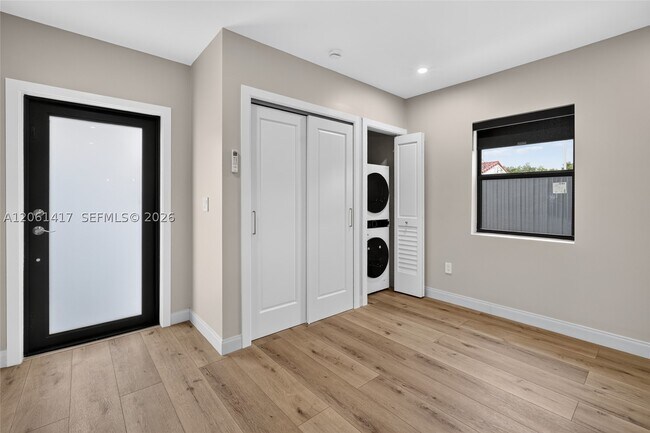 Building Photo - 1011 NW 30th Pl
