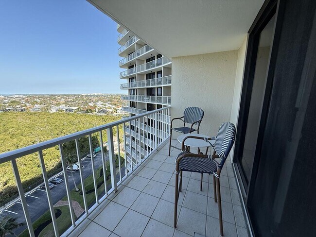 Building Photo - South Seas