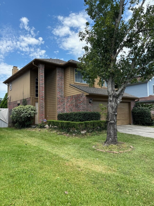 Side View - 6319 Foxhunter Rd
