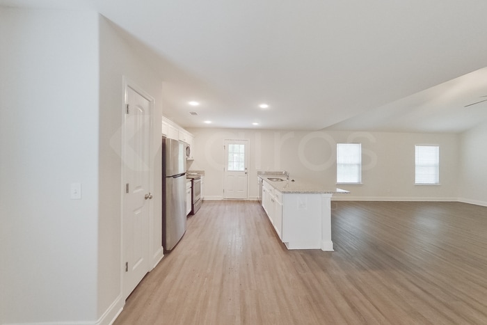 Building Photo - 231 Western Red Cedar Dr