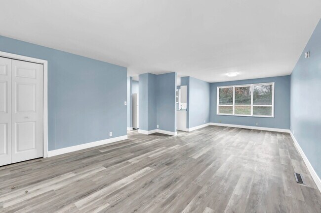 Building Photo - !!!!Fully Renovated 3 Bedroom Home in a Convenient Clarksville Location!!!!