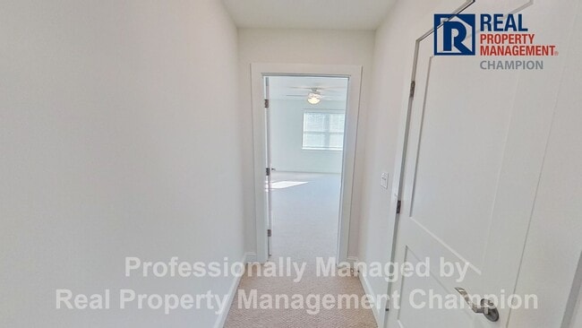 Building Photo - Newly Constructed Luxury Townhomes in Porters Neck