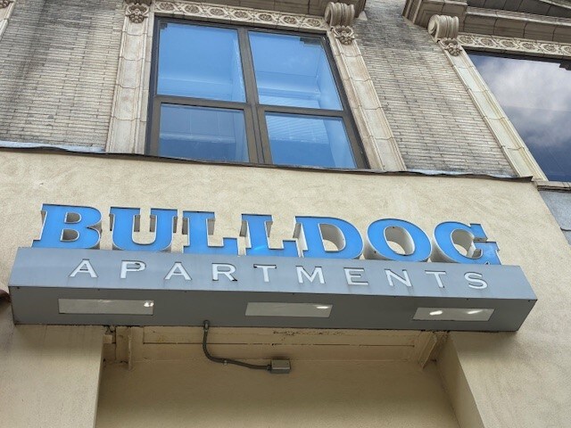 Building Photo - 954-960 Chapel St