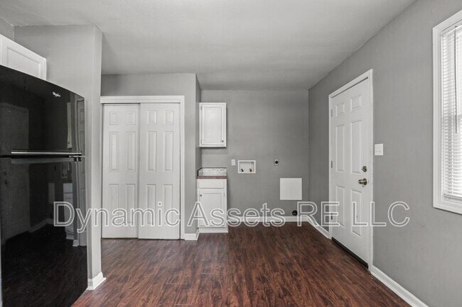 Building Photo - 1914 John F Kennedy St