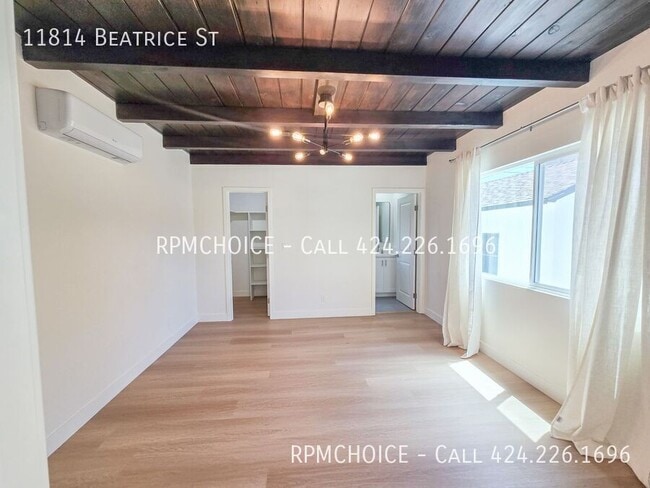 Building Photo - 11814 Beatrice St