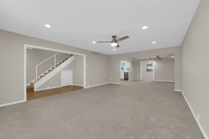 Building Photo - 710 Tam O Shanter