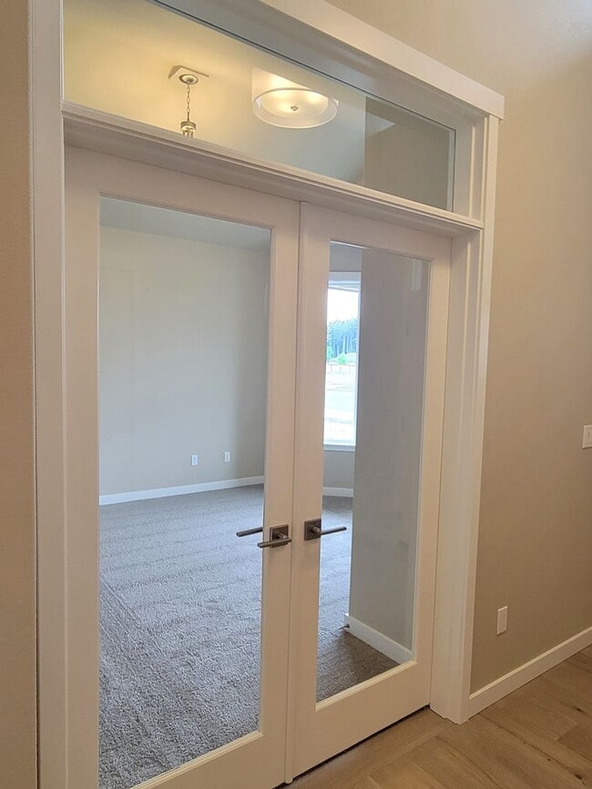 Building Photo - Brand new 2 bedroom home + den
