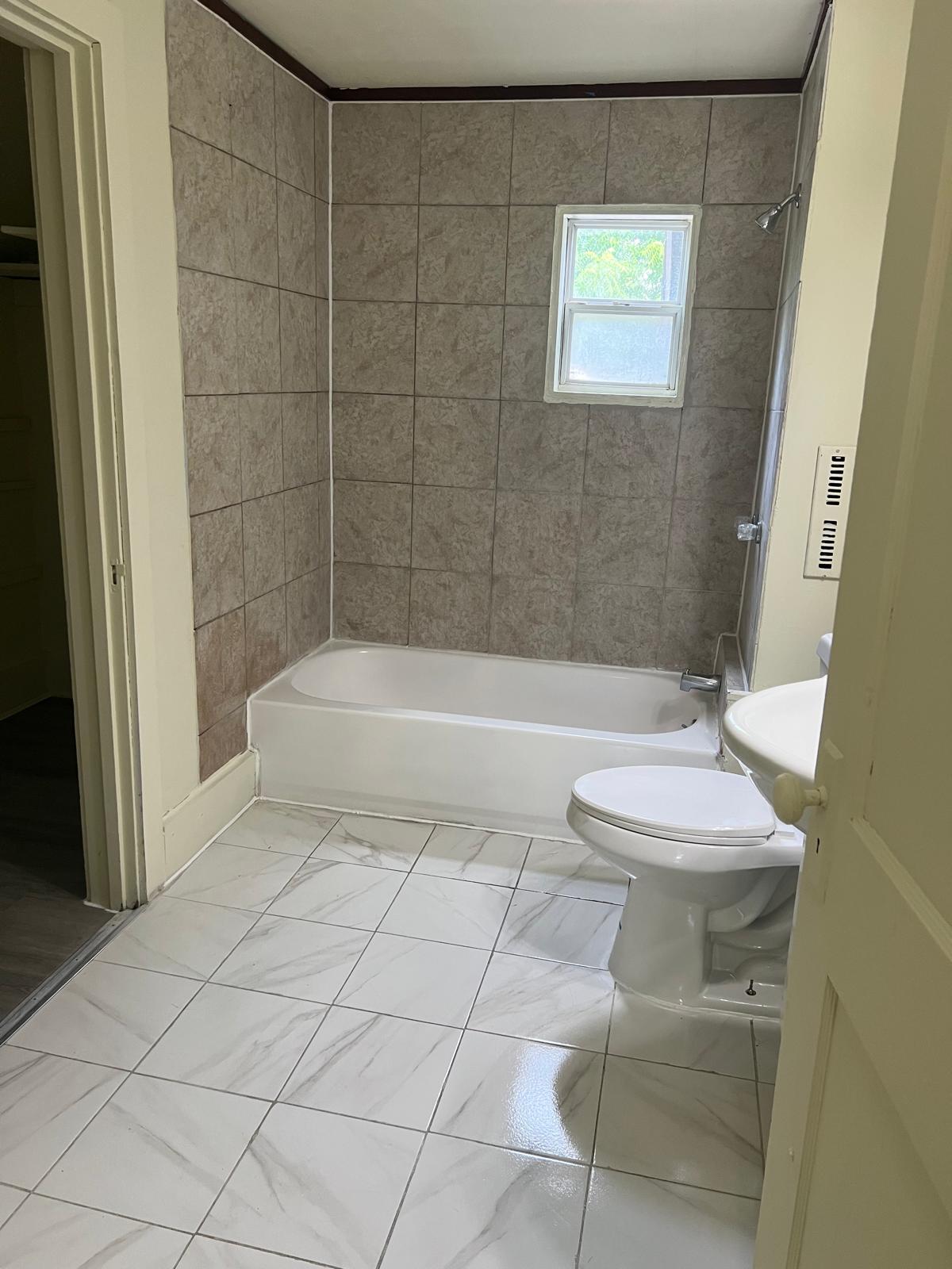 Building Photo - 1349 Yates Ave