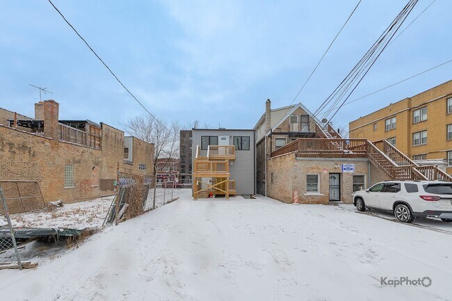 Building Photo - 3044 W Irving Park Rd