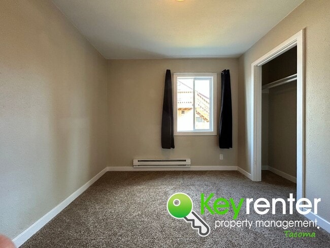 Building Photo - Tacoma Gardeners Dream 2Bed/1Bath