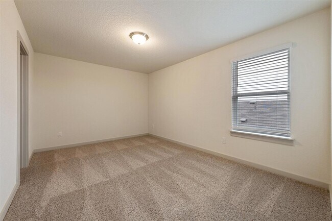 Building Photo - 289 Deserti Rd