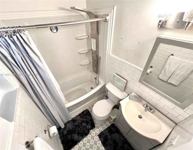 Building Photo - 2608 NW 26th St