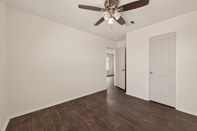 Building Photo - 1706 Cooper Bluff Ct
