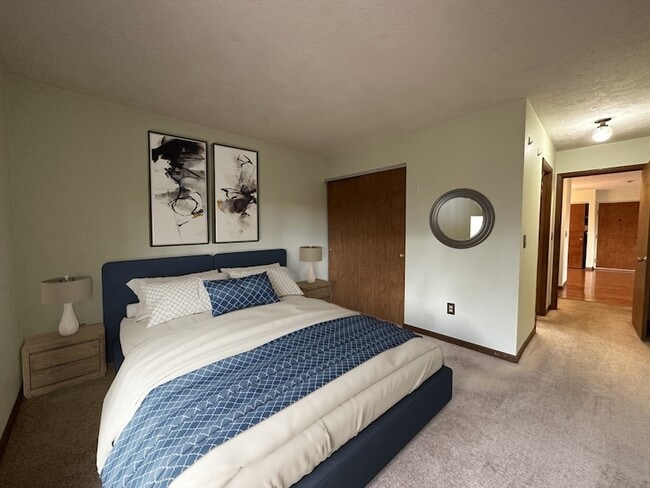 Building Photo - 340 Sunderland Rd