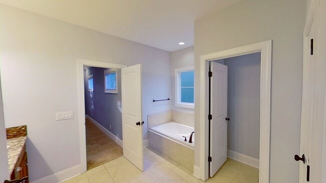 Building Photo - Custom 4 BD/2.5 BA Home with Community Pool, Water Access and Day Dock!