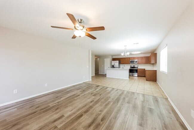 Building Photo - 10309 W Hess St