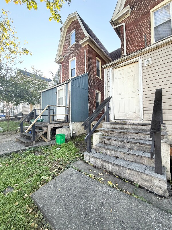 Building Photo - 44 W Union Blvd