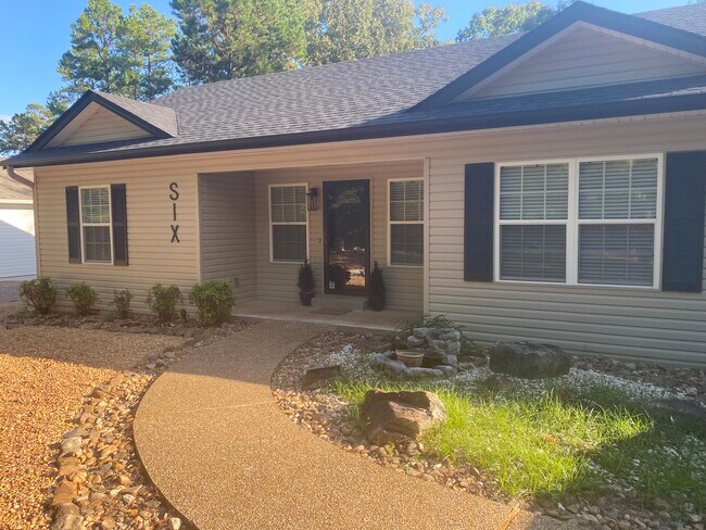 Primary Photo - 6 Hendaye Ln