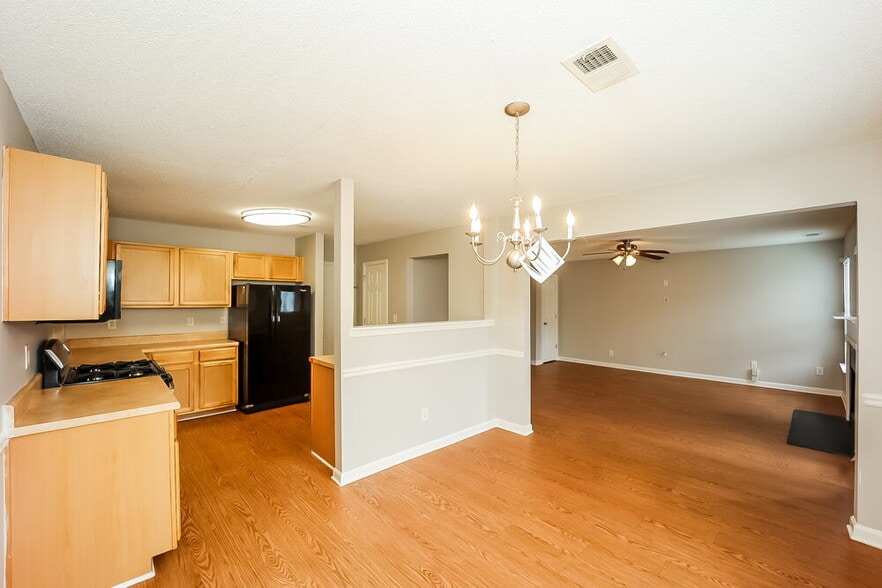 Building Photo - 346 Haverhill Ln