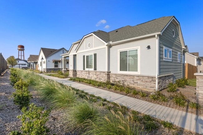 Building Photo - Lago Street, Justin, TX 76247 - 2 BR 2 BA house