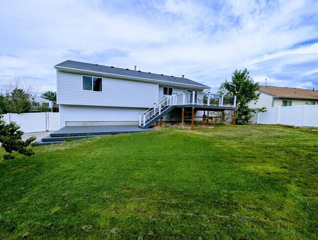 Building Photo - 11843 S Cedar Ridge Rd