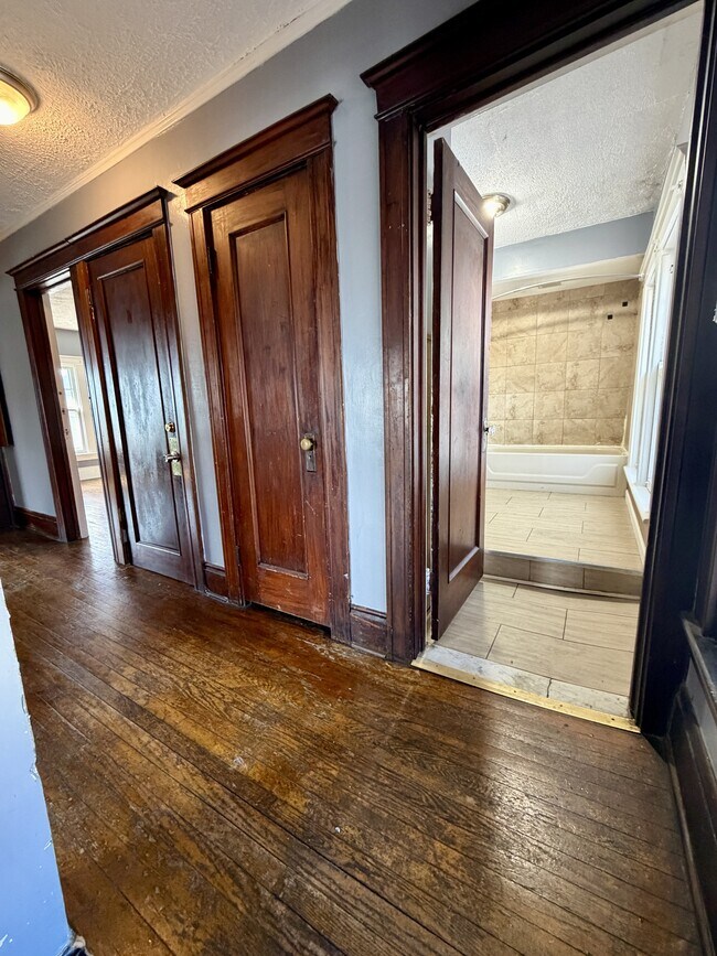 Building Photo - 98 Pierpont St