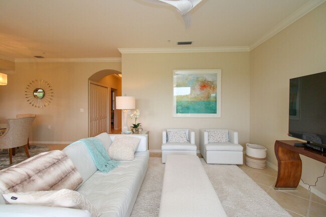 Building Photo - CALLING ALL GOLF ENTHUSIASTS ** STUNNING 2...