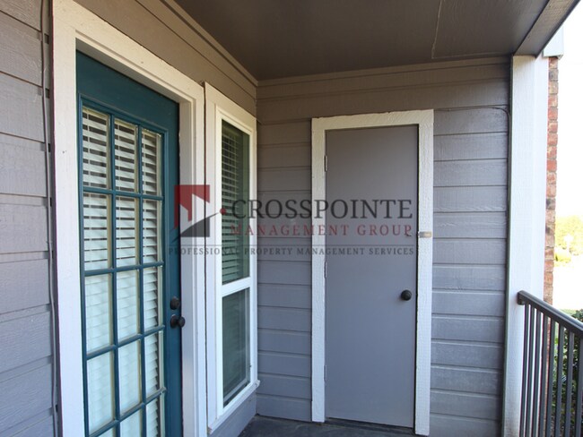 Building Photo - 1 Bedroom, 1 Bathroom Upstairs Apartment in Tyler!