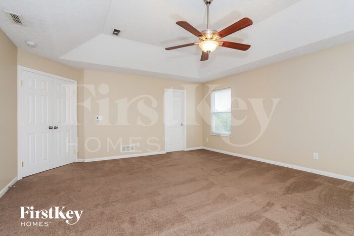 Building Photo - 6119 Spring Lake Dr