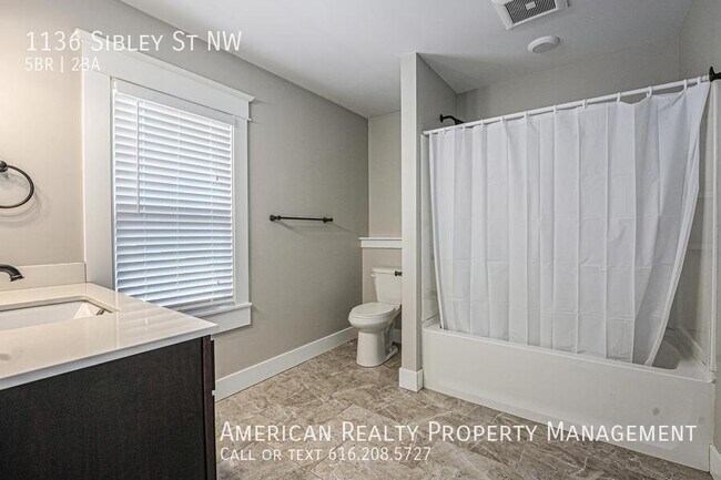 Building Photo - 1136 Sibley St NW