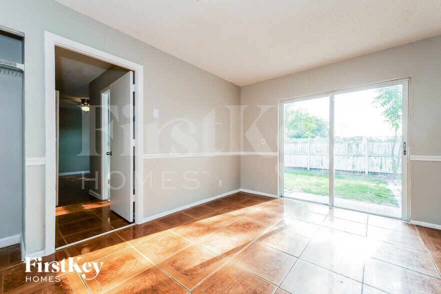 Building Photo - 6004 Westfall Rd