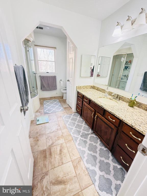 Building Photo - 16108 Kennedy St