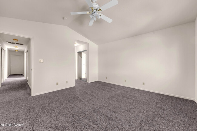 Building Photo - 135 Spring Ridge Dr