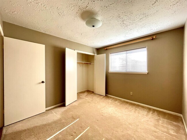 Building Photo - 2551 Coopers Post Ln