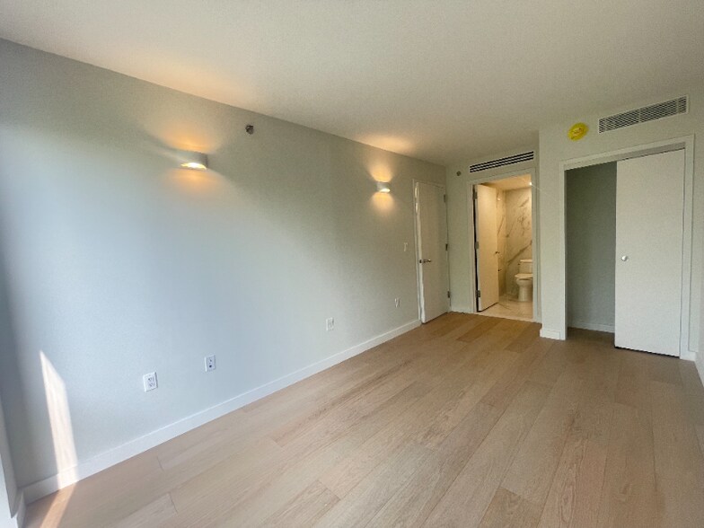 Building Photo - 13680 41st Ave