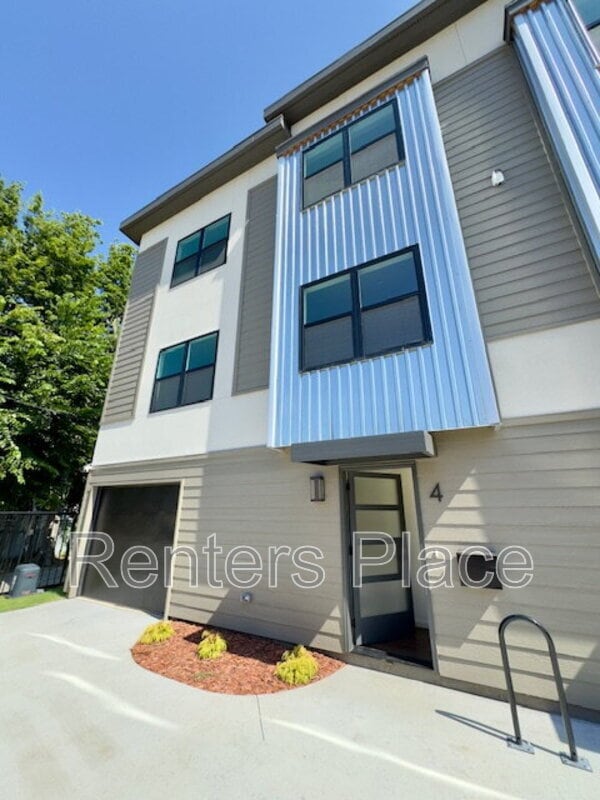 Building Photo - 1140 S Quincy Ave