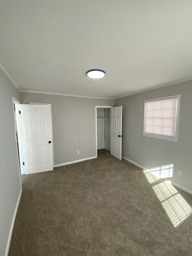 Building Photo - 913 N Weldon St