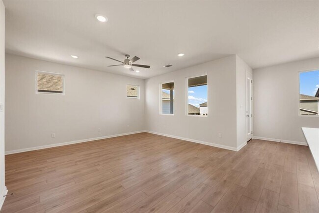 Building Photo - 245 Ranier Wy